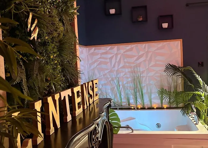 L Intense 公寓